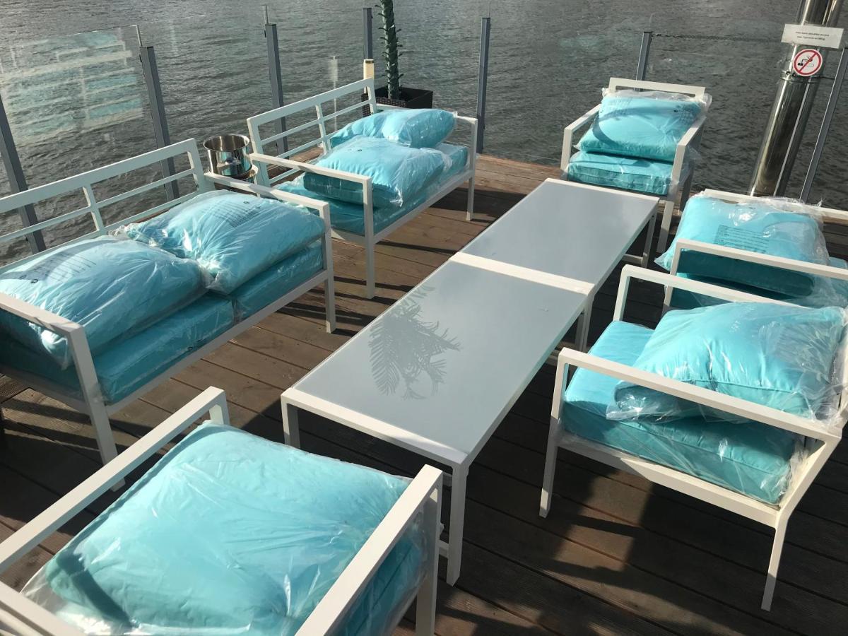 Houseboat On The Water Hotel Liepaja Exterior photo