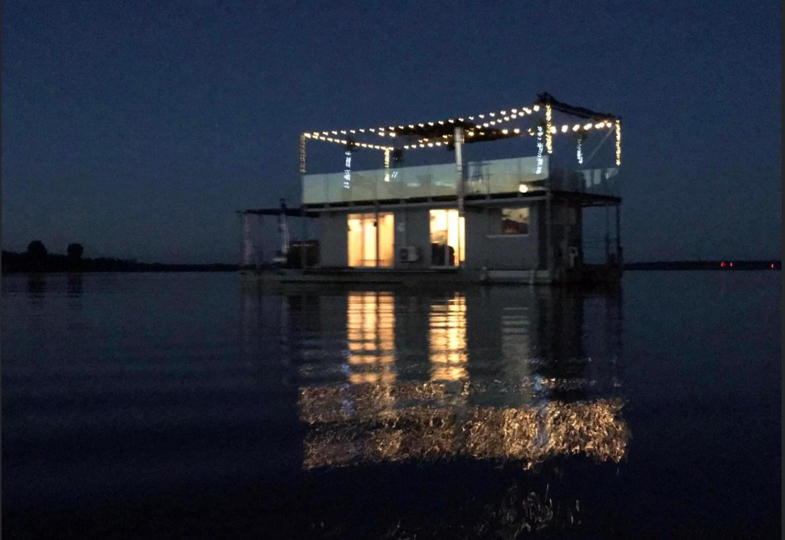 Houseboat On The Water Hotel Liepaja Exterior photo