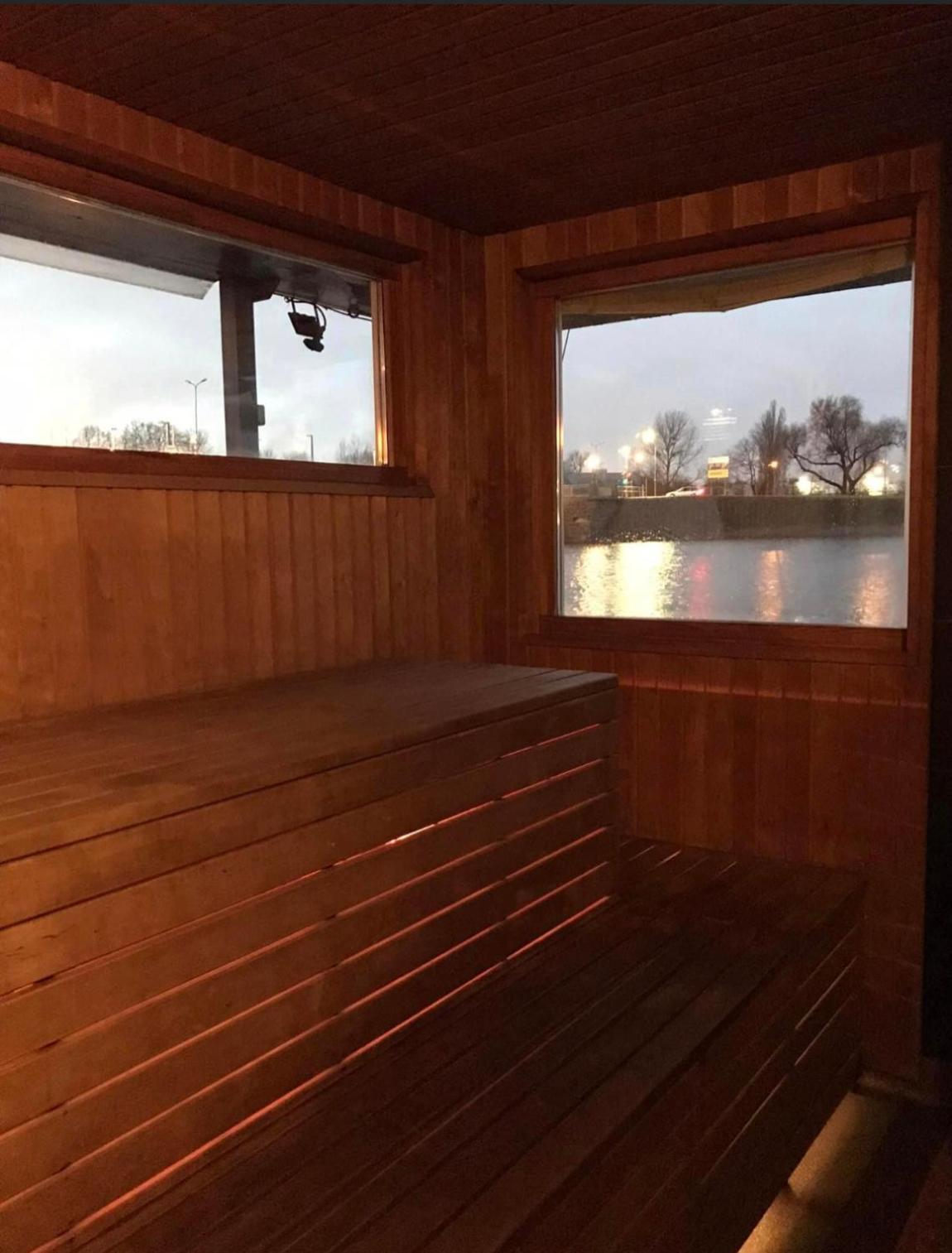 Houseboat On The Water Hotel Liepaja Exterior photo