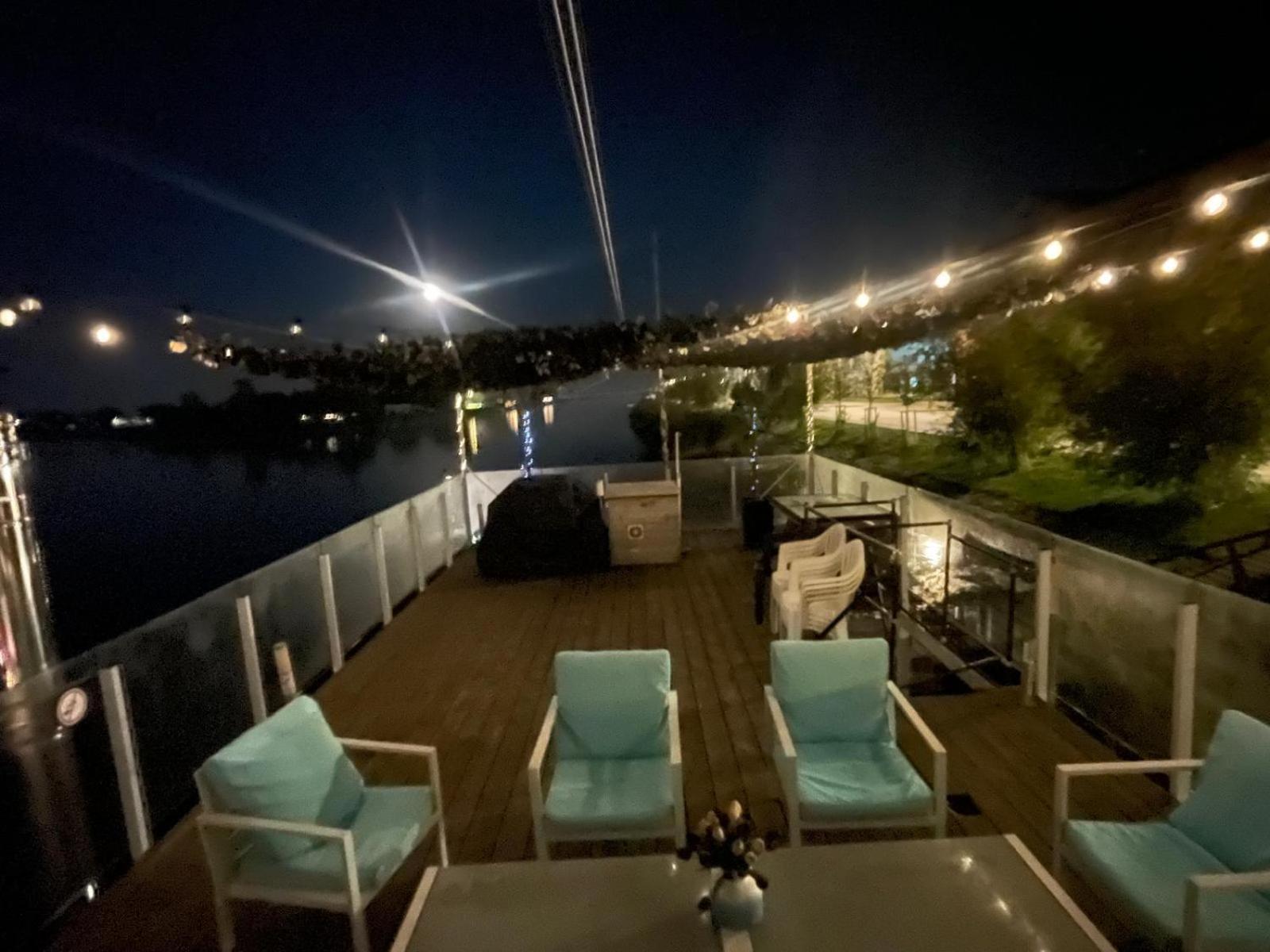 Houseboat On The Water Hotel Liepaja Exterior photo