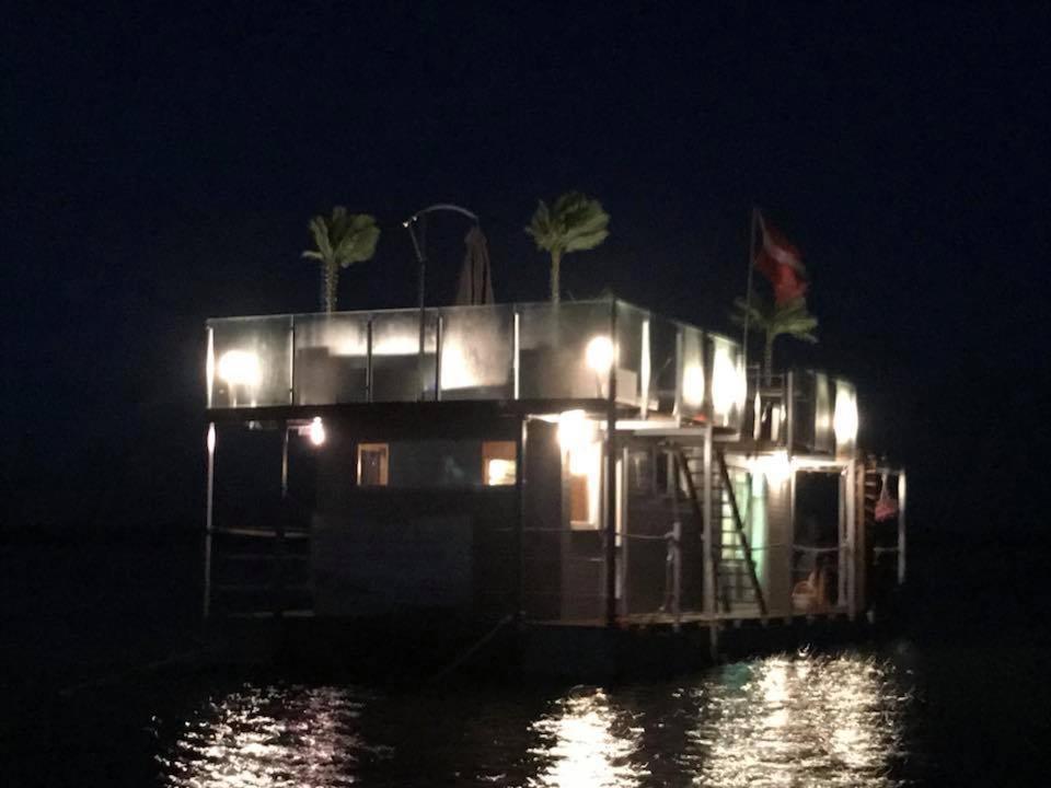Houseboat On The Water Hotel Liepaja Exterior photo