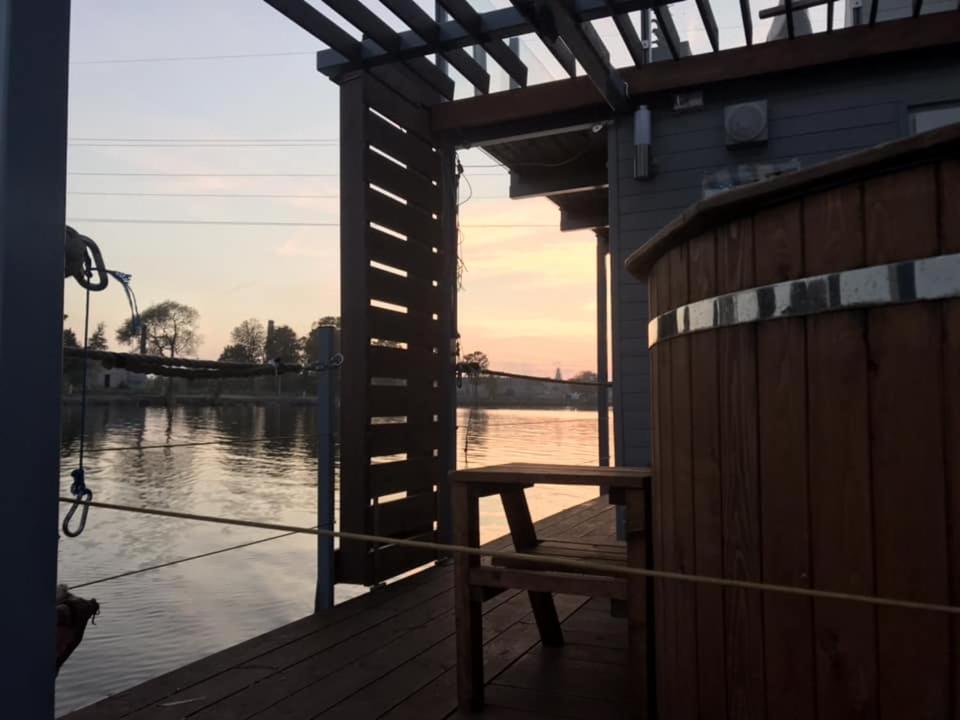 Houseboat On The Water Hotel Liepaja Exterior photo